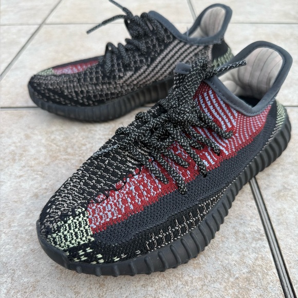 Adidas Yeezy Boost 350 V2 "Yecheil" sneaker - Picture 2 of 11